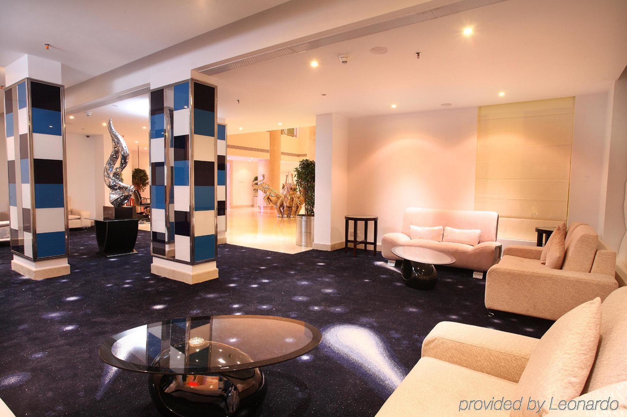 Radisson Blu Kochi Hotel Interior photo